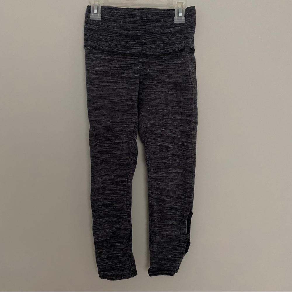 Aerie Chill. Play. Move. 3/4 Crop Gray Leggings - Picture 3 of 10